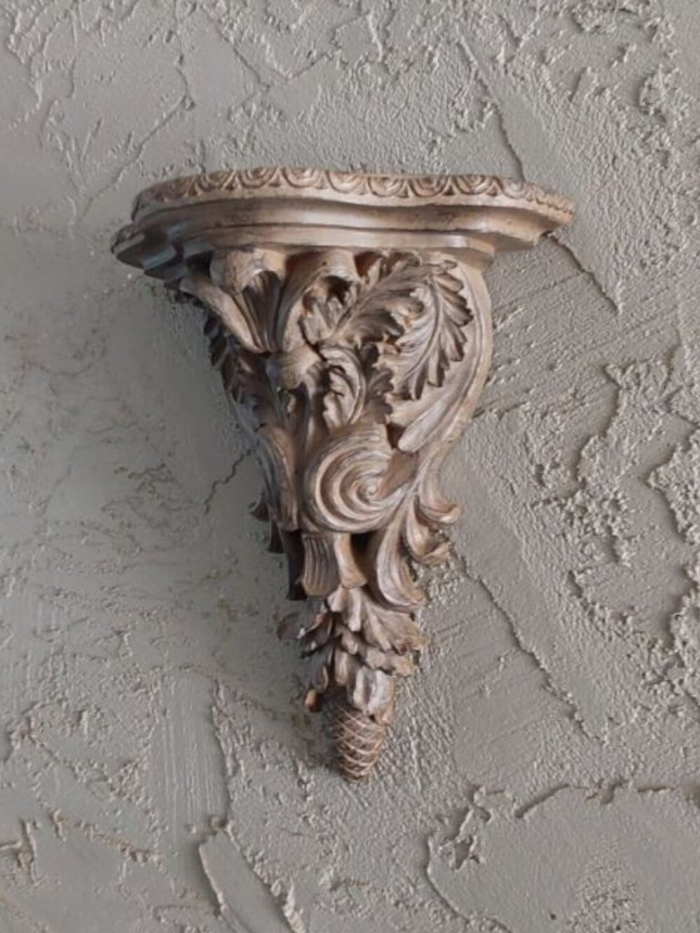 Acanthus Leaf Resin Wall Shelve 18" H x 14.5" W